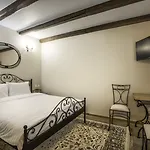 Casa Gotica Affittacamere 3*