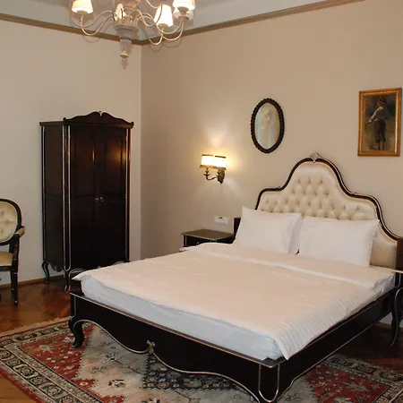 Casa Gotica 3*